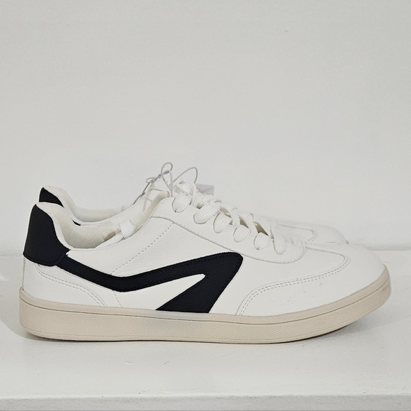 DV Dolce Vita Women's White and Black Sneakers - Picture 3 of 12